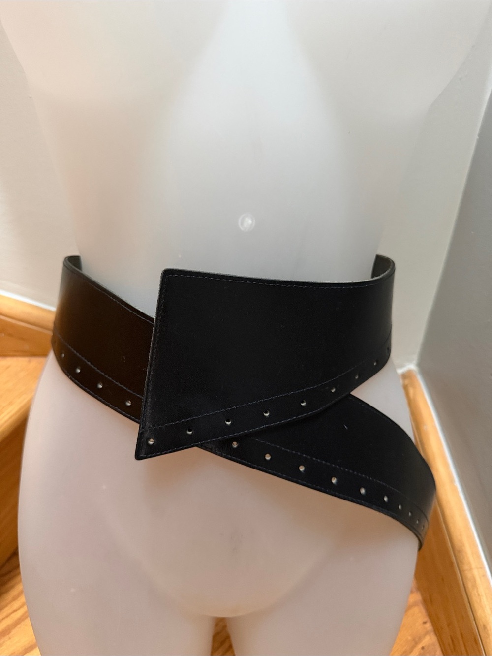 VTG Black Leather Asymmetrical Hip Belt Wide Wrap Cinch Statement OS - Picture 2 of 12